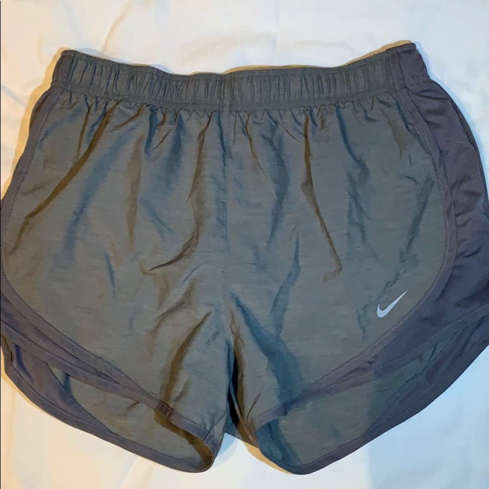 Women’s Nike Shorts (Gray) - Med